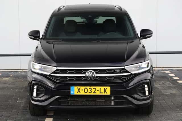 Volkswagen T-Roc (2023) thumbnail 4