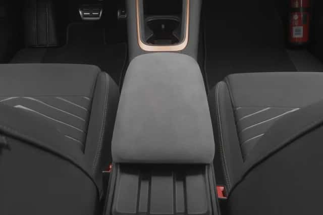 CUPRA Born (2023) thumbnail 4