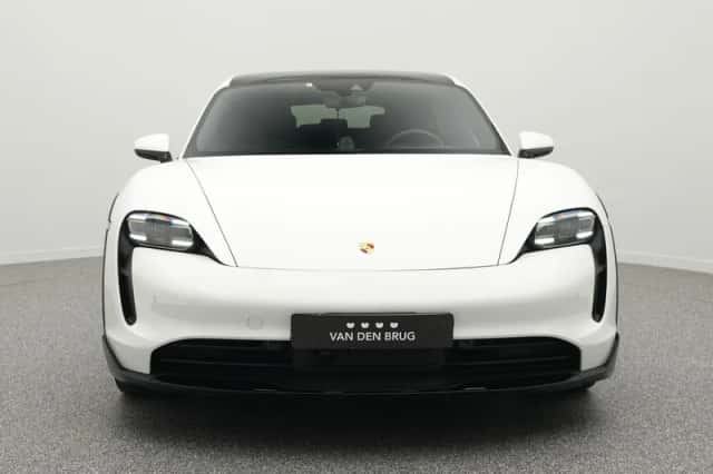 Porsche Taycan (2023) thumbnail 1