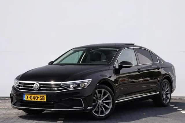 Volkswagen Passat (2020) thumbnail 1