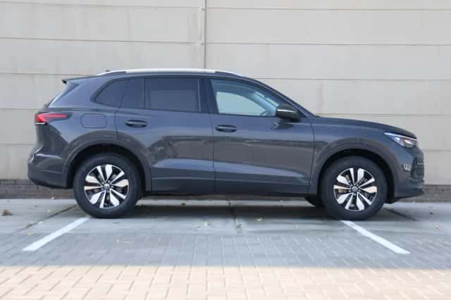 Volkswagen Tiguan (2026) thumbnail 2