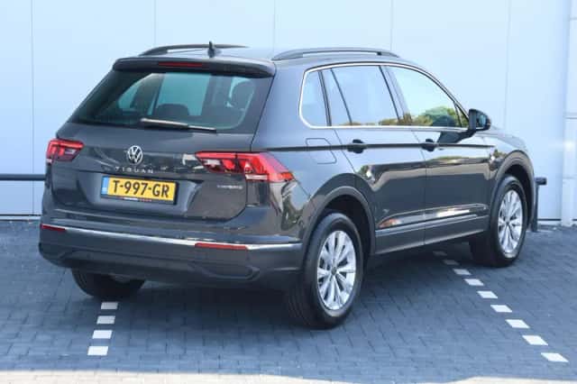 Volkswagen Tiguan (2023) thumbnail 5