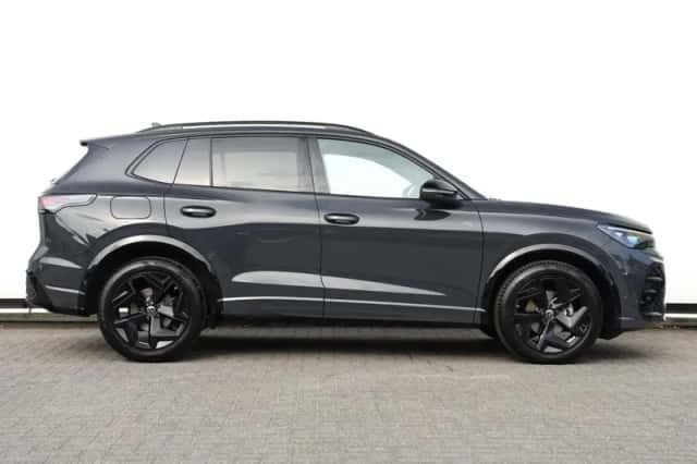 Volkswagen Tiguan (2024) thumbnail 2