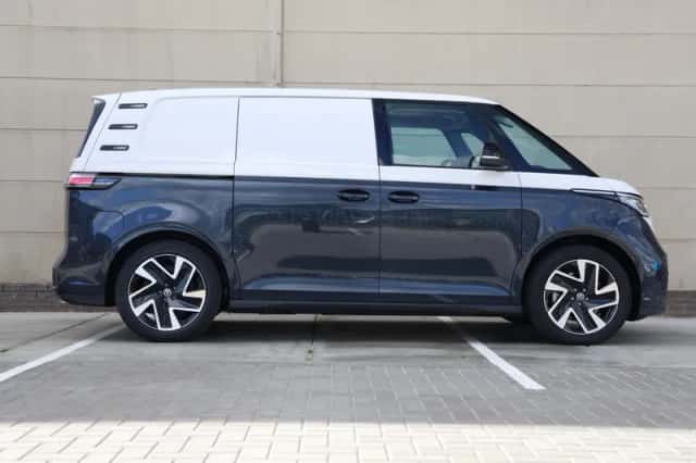 Volkswagen ID. Buzz (2026) thumbnail 2