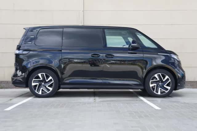 Volkswagen ID. Buzz (2026) thumbnail 2