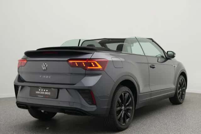 Volkswagen T-Roc (2023) thumbnail 3