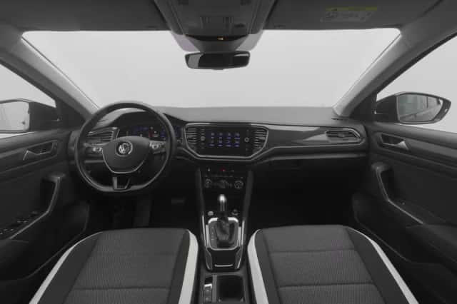Volkswagen T-Roc (2020) thumbnail 3