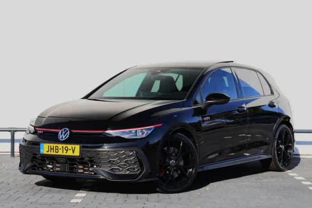 Volkswagen Golf (2025) thumbnail 1