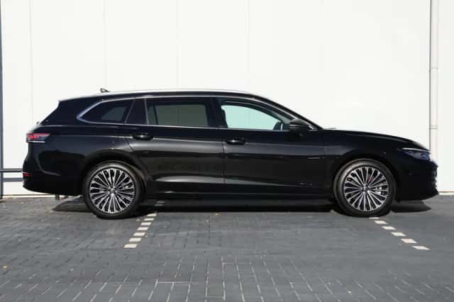 Volkswagen Passat (2025) thumbnail 2