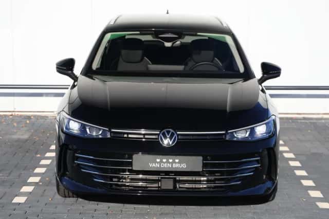 Volkswagen Passat (2025) thumbnail 4