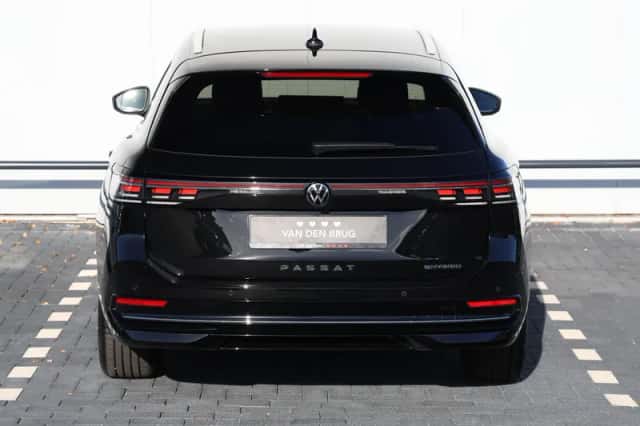 Volkswagen Passat (2025) thumbnail 6