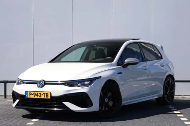 Volkswagen Golf (2022) thumbnail 1