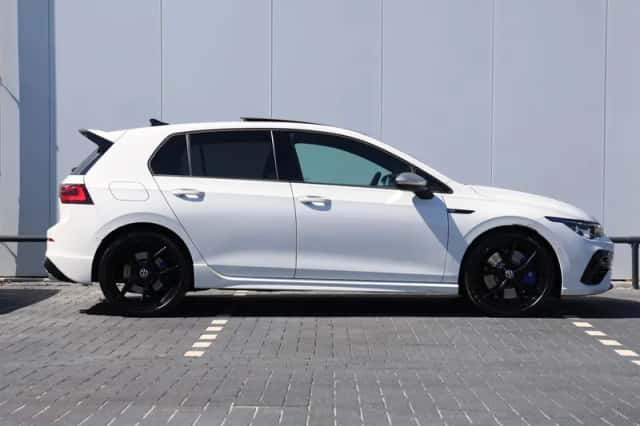 Volkswagen Golf (2022) thumbnail 2