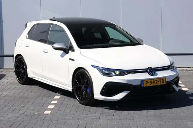 Volkswagen Golf (2022) thumbnail 3