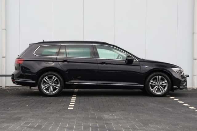 Volkswagen Passat (2020) thumbnail 2