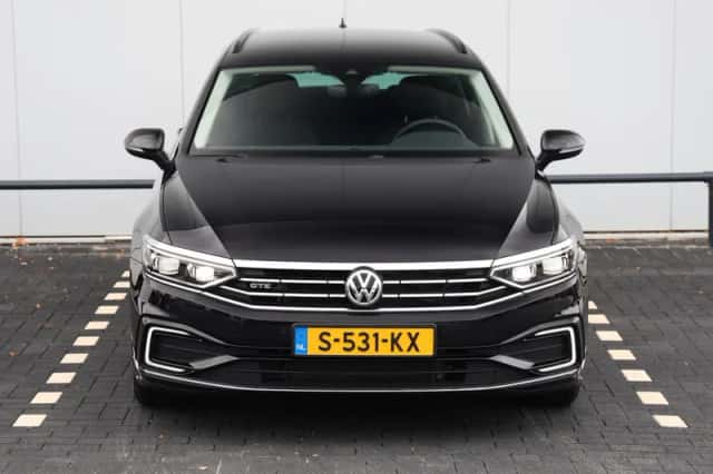 Volkswagen Passat (2020) thumbnail 4