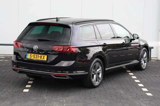 Volkswagen Passat (2020) thumbnail 5