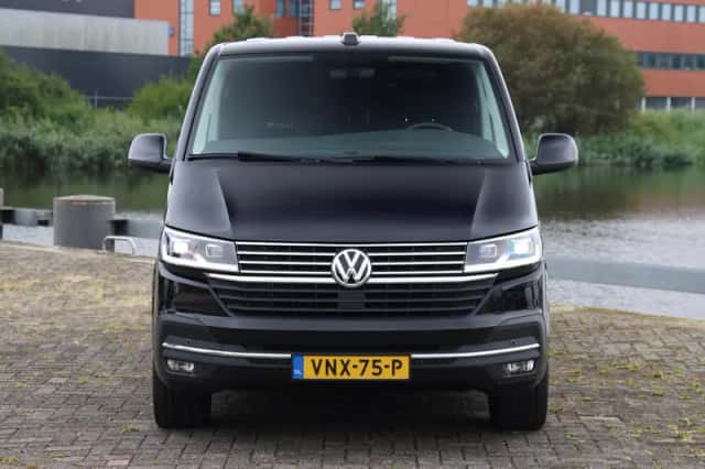 Volkswagen Transporter (2022) thumbnail 4