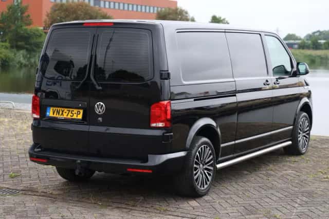 Volkswagen Transporter (2022) thumbnail 5