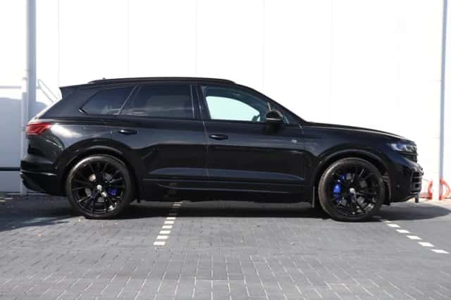 Volkswagen Touareg (2024) thumbnail 2
