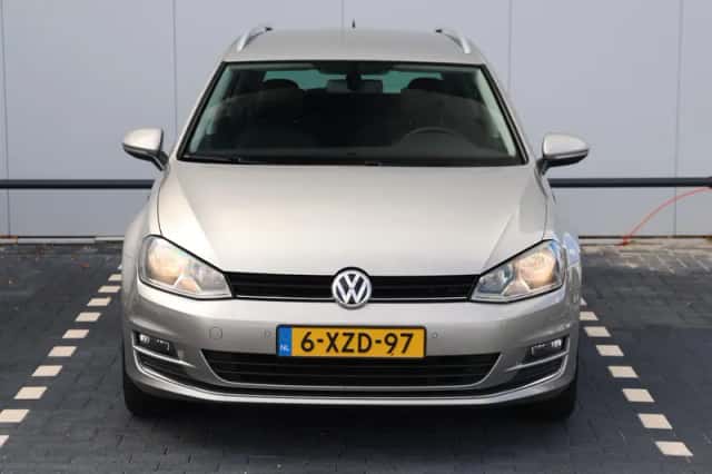Volkswagen Golf (2014) thumbnail 4