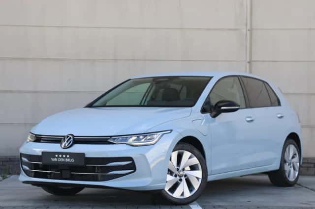 Volkswagen Golf (2025) thumbnail 1