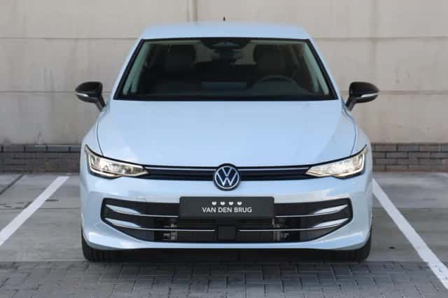 Volkswagen Golf (2025) thumbnail 4