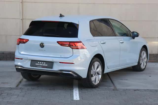 Volkswagen Golf (2025) thumbnail 5