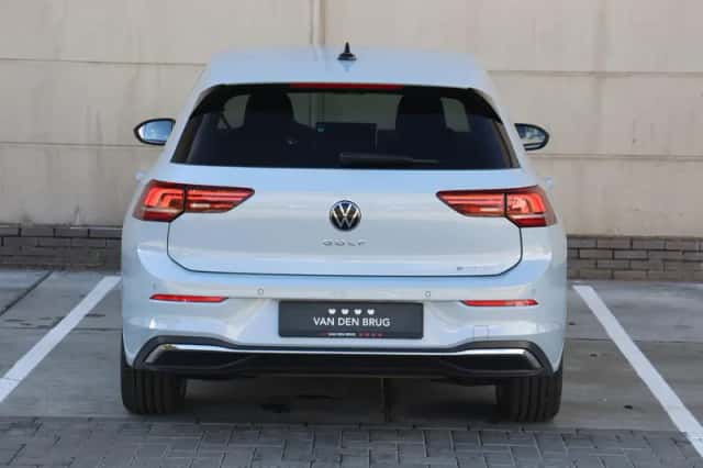Volkswagen Golf (2025) thumbnail 6