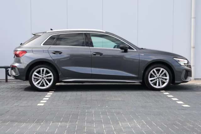 Audi A3 (2023) thumbnail 2