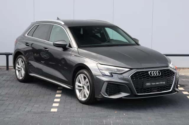 Audi A3 (2023) thumbnail 3