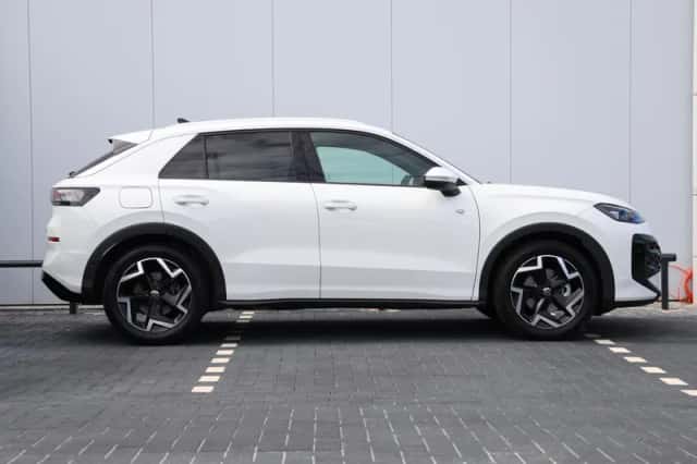 Volkswagen T-Roc (2026) thumbnail 2