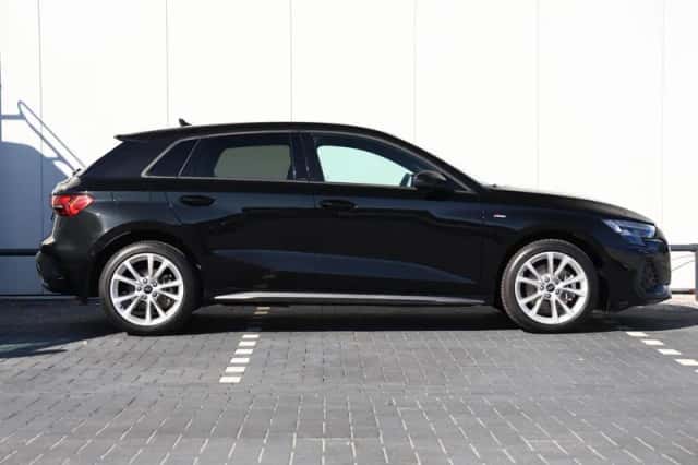 Audi A3 (2025) thumbnail 2