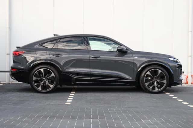 Audi Q6 e-tron (2025) thumbnail 2