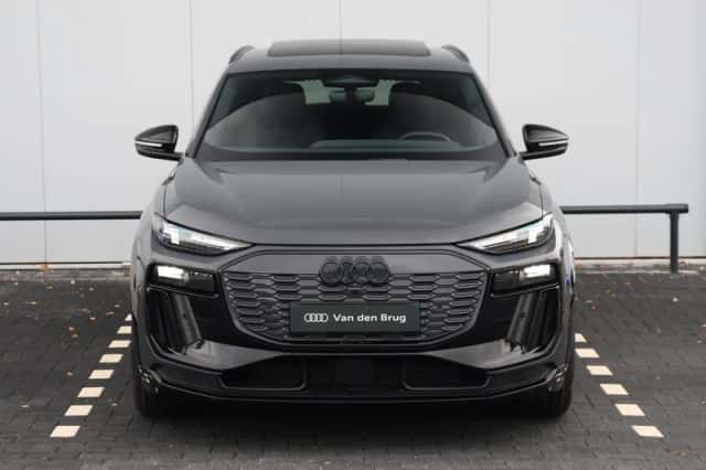 Audi Q6 e-tron (2025) thumbnail 4