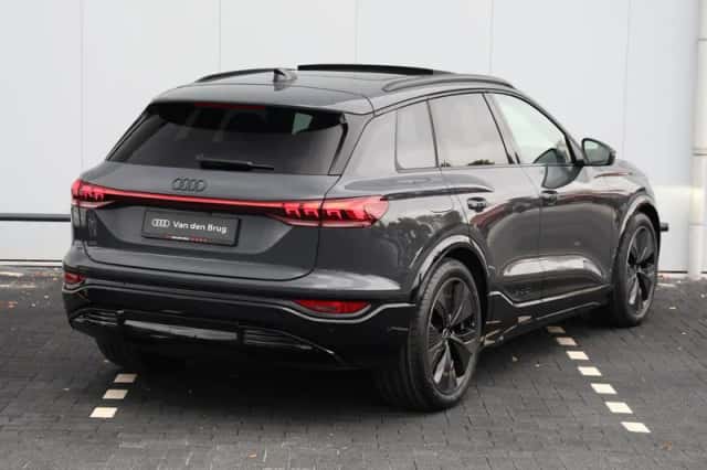 Audi Q6 e-tron (2025) thumbnail 5