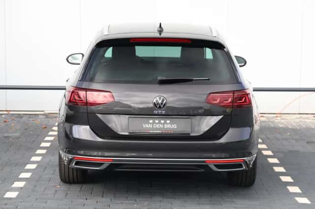 Volkswagen Passat (2022) thumbnail 6