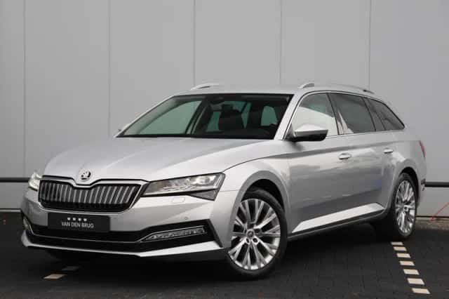 Škoda Superb (2023) thumbnail 1
