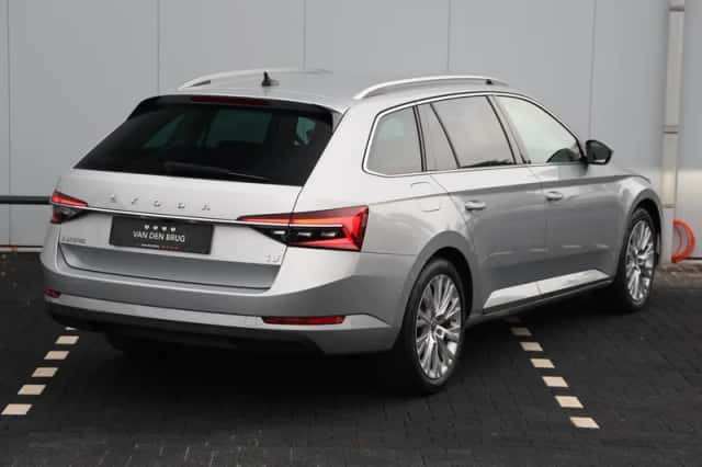Škoda Superb (2023) thumbnail 5