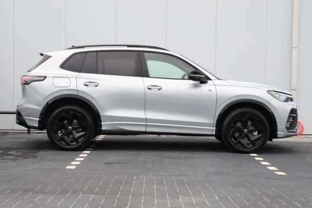 Volkswagen Tiguan (2025) thumbnail 2