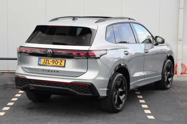 Volkswagen Tiguan (2025) thumbnail 5