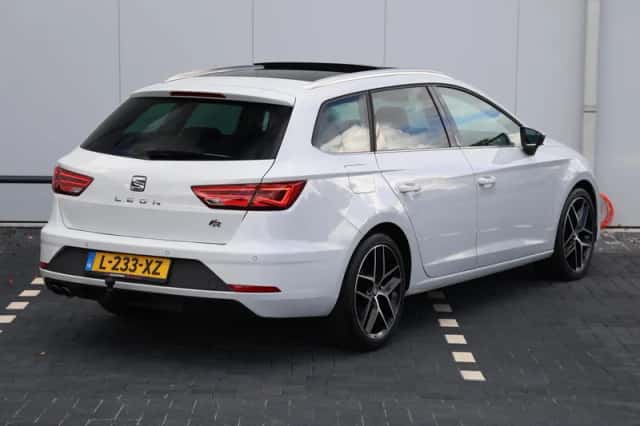 SEAT Leon (2018) thumbnail 5