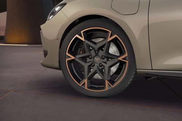 CUPRA Leon Sportstourer (2025) thumbnail 4