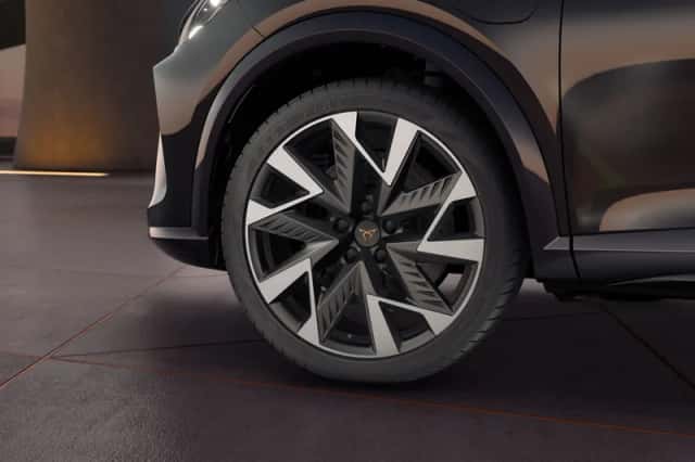 CUPRA Formentor (2025) thumbnail 4