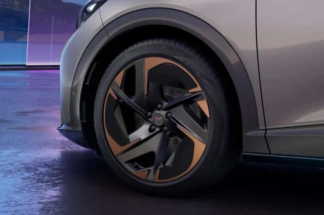 CUPRA Tavascan (2025) thumbnail 4