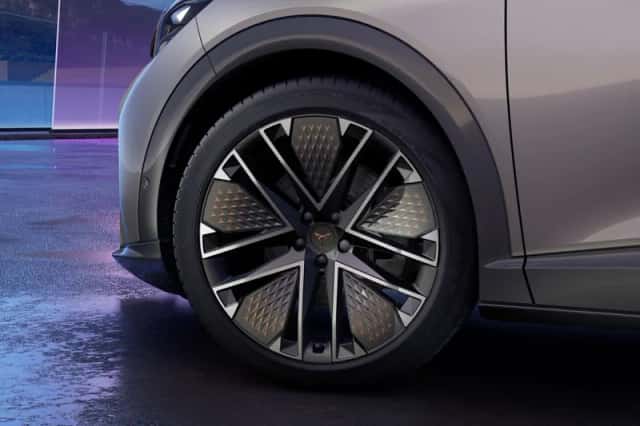 CUPRA Tavascan (2025) thumbnail 4