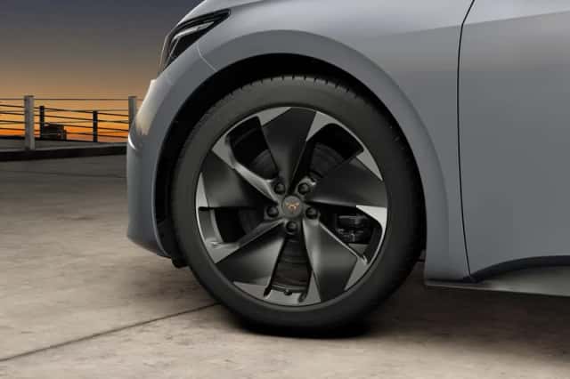 CUPRA Born (2025) thumbnail 4