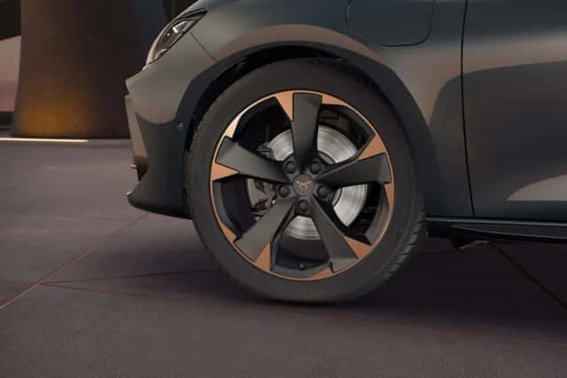 CUPRA Leon Sportstourer (2025) thumbnail 4