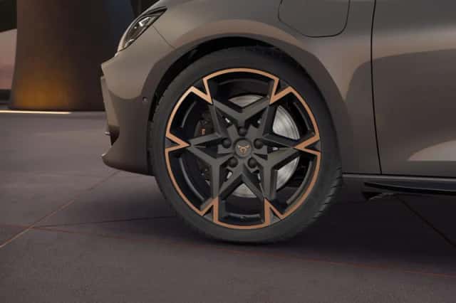 CUPRA Leon Sportstourer (2025) thumbnail 4