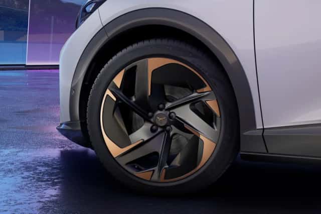 CUPRA Tavascan (2025) thumbnail 5